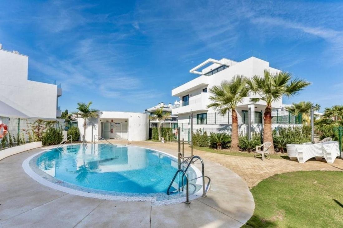 Contemporary townhouse with sea views, photo 1