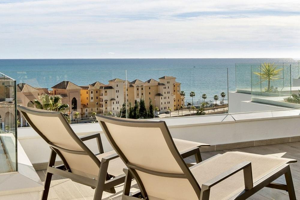 Contemporary townhouse with sea views, photo 2