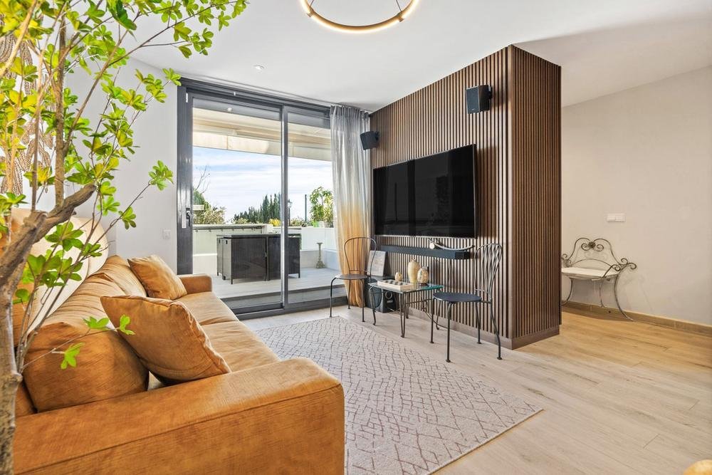 Contemporary townhouse with sea views, photo 3