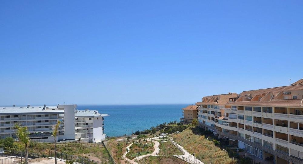 New-build penthouse with sea-view terrace, photo 4