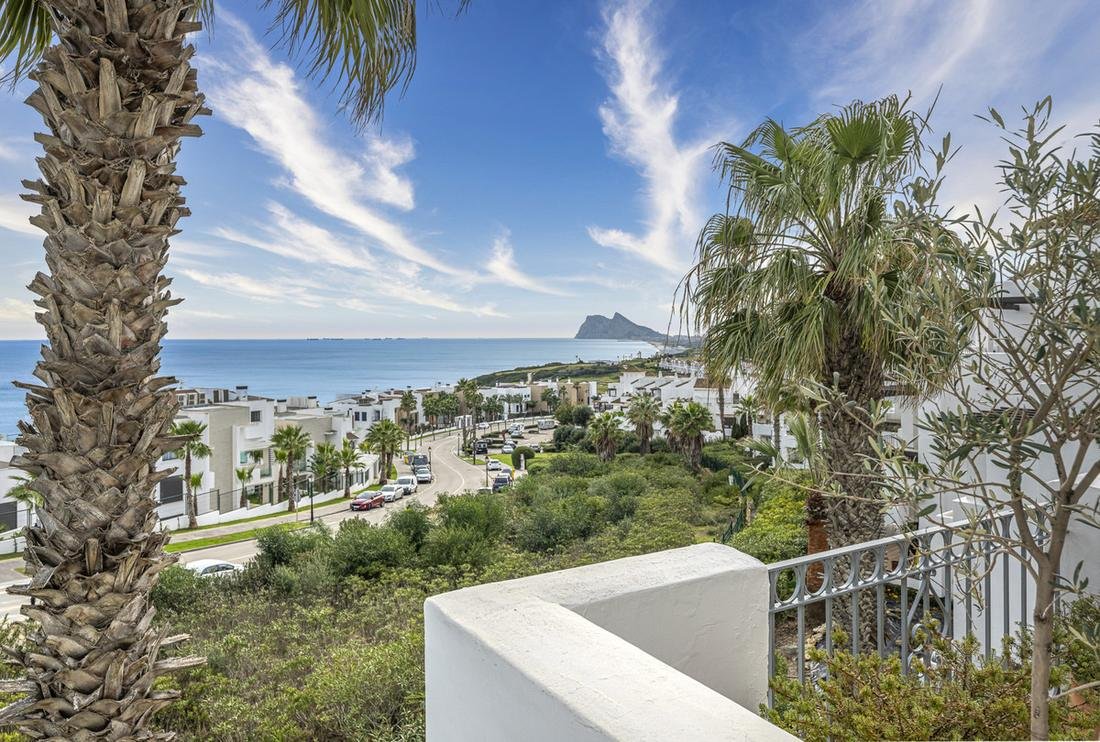Sea-view apartment facing Gibraltar, photo 1
