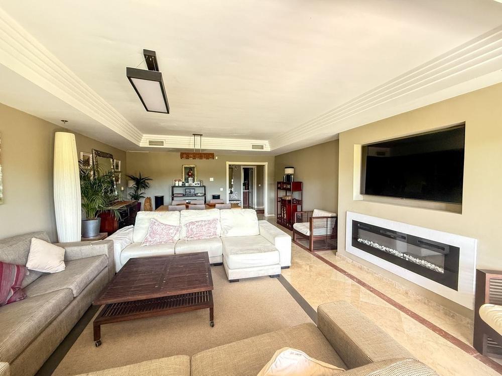 Golf-view apartment with two private terraces, photo 4