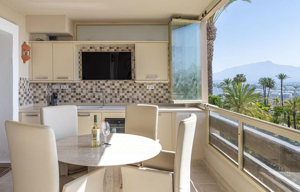 Frontline golf apartment with panoramic views, photo 3