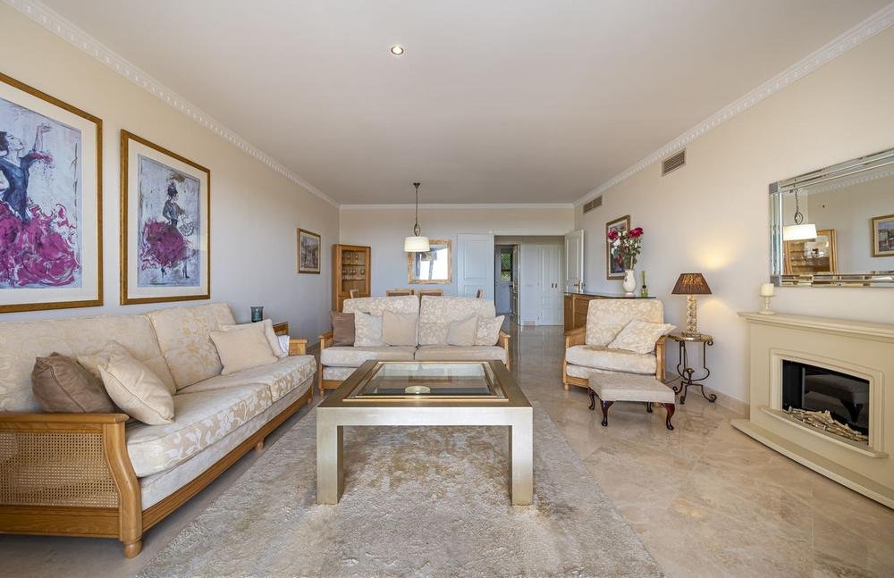 Frontline golf apartment with panoramic views, photo 4